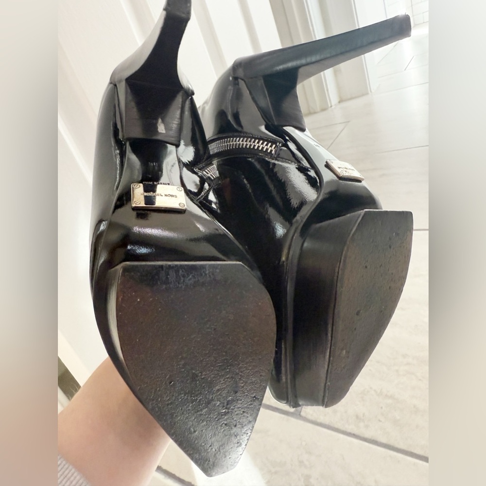 Michael Kors Collection - Patent Leather Platform Ankle Bootie - size 38 - EUC - Picture 5 of 15